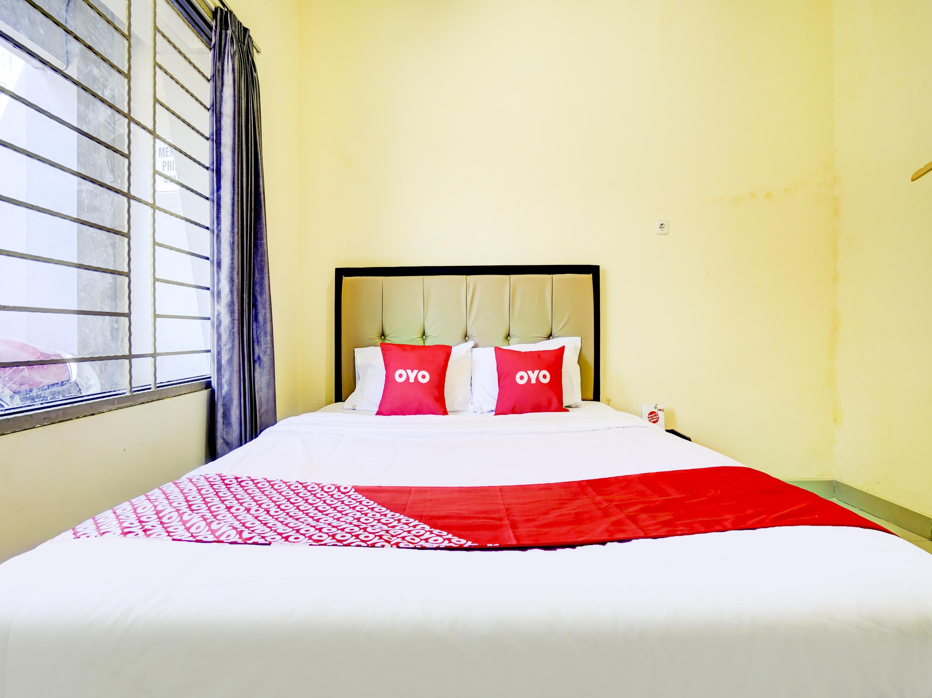 Hotel OYO 90052 Star House Cirebon Exterior foto