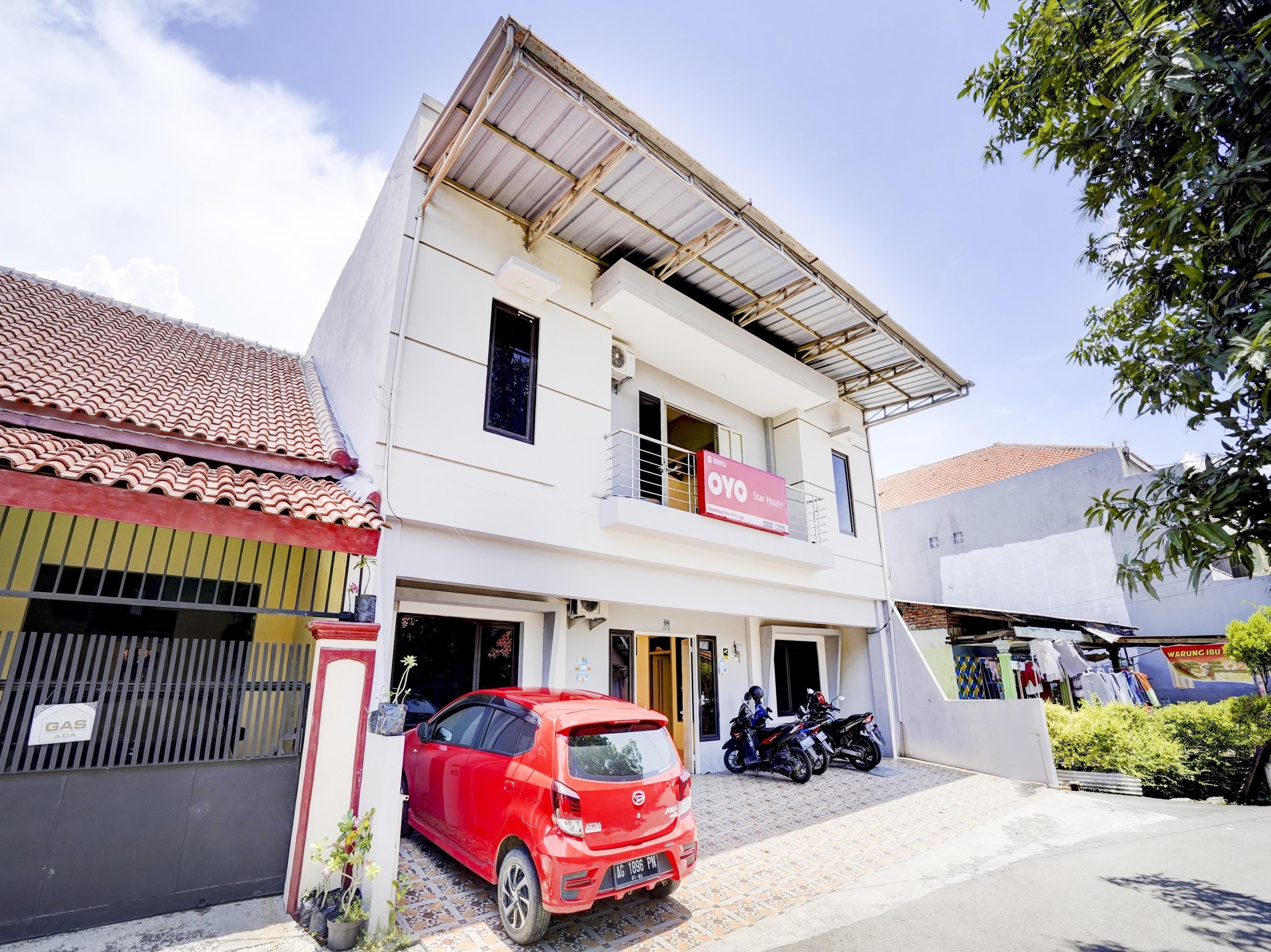 Hotel OYO 90052 Star House Cirebon Exterior foto